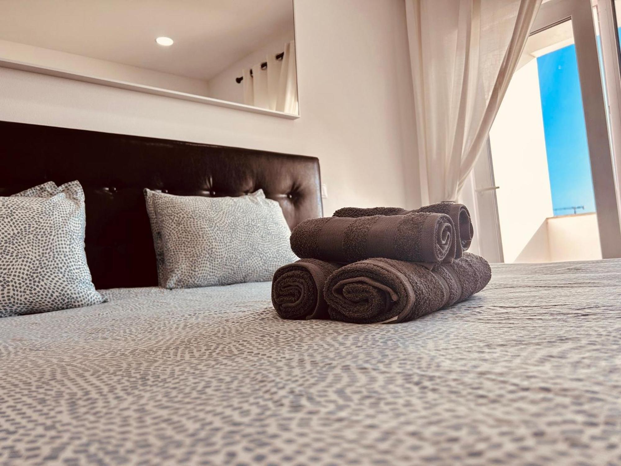 Central Lagos Apt With Marina Views Near Beaches Exterior photo